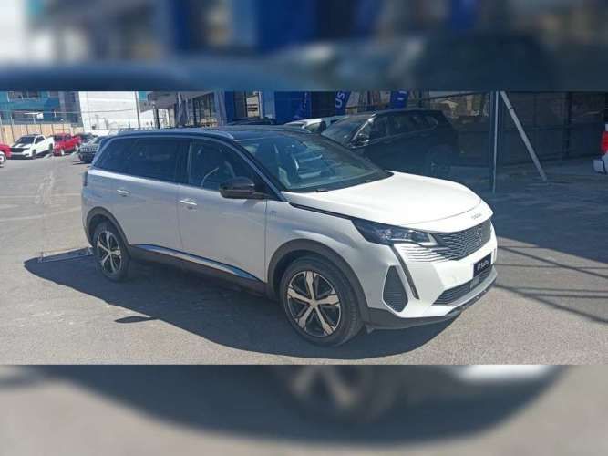PEUGEOT 5008 2022