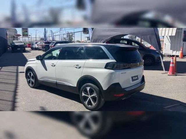 PEUGEOT 5008 2022