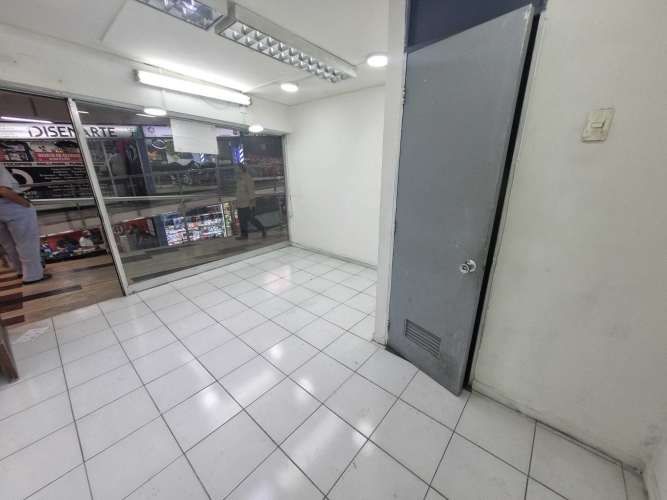 Local Comercial con Bodega (94061)