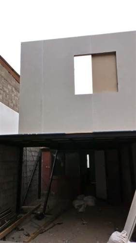 Casa MARÍA ELENA AL LLEGAR A AV. BONILLA A LA VUELTA DE PLAZA BIC