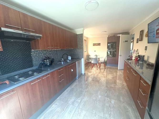 ARRIENDO CASA AMOBLADA EN CHICUREO