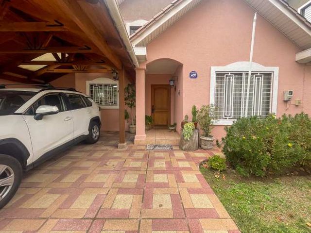 CASA4 HAB 3 BAÑOS Y 2 ESTAC - SANTA DELIA - LA FLORIDA