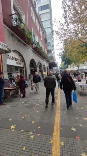 Amplio y solido departamento frente a plaza de arm