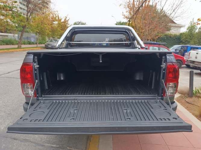 TOYOTA HILUX 2019