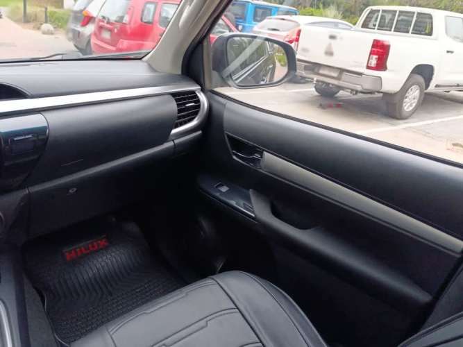 TOYOTA HILUX 2019