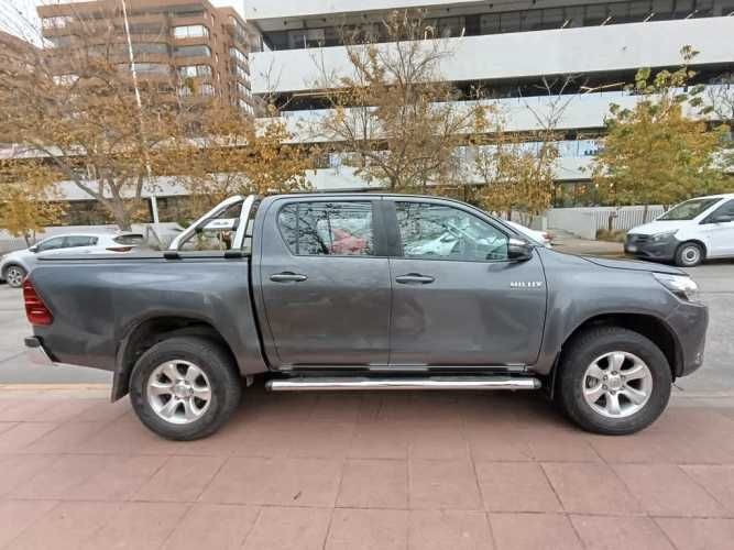 TOYOTA HILUX 2019