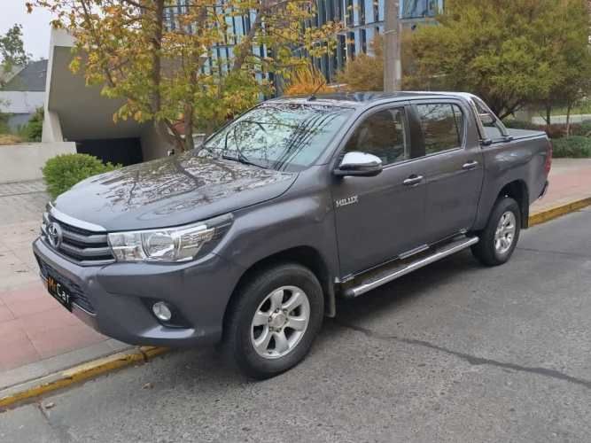 TOYOTA HILUX 2019