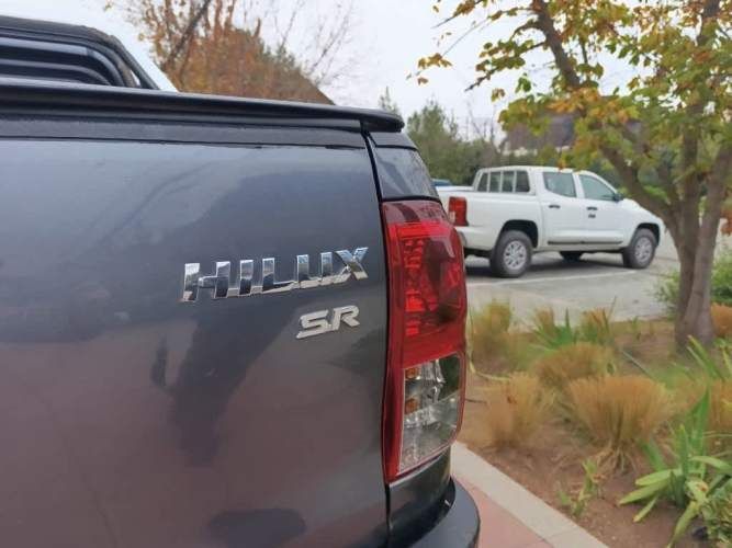 TOYOTA HILUX 2019