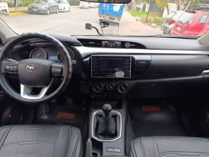 TOYOTA HILUX 2019