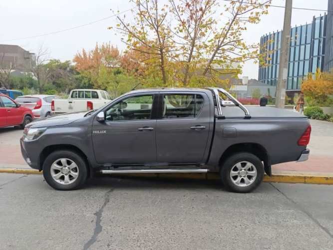 TOYOTA HILUX 2019