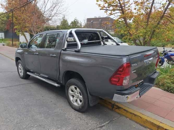 TOYOTA HILUX 2019