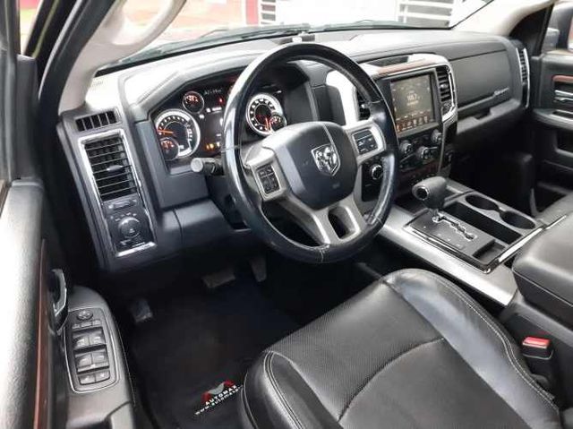 2017 RAM laramie 5.7cc 4wd