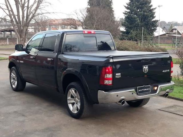 2017 RAM laramie 5.7cc 4wd