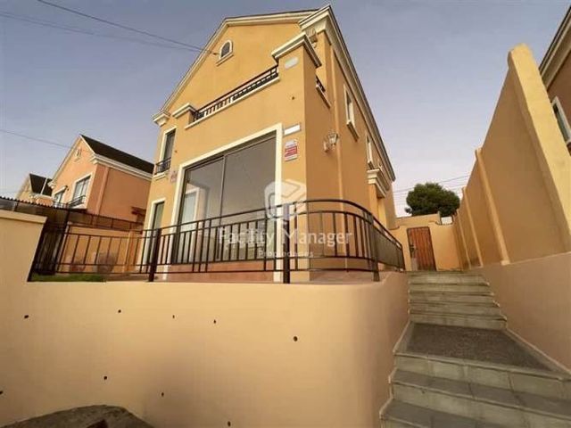 CASA Gabriela Mistral 2300