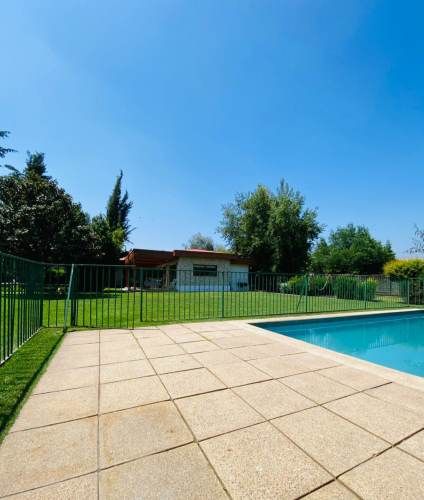 ARRIENDO CASA PARCELA MODERNA CERCANA A COLEGIOS TREWHELAS - SAN NICOLAS - PUCALAN