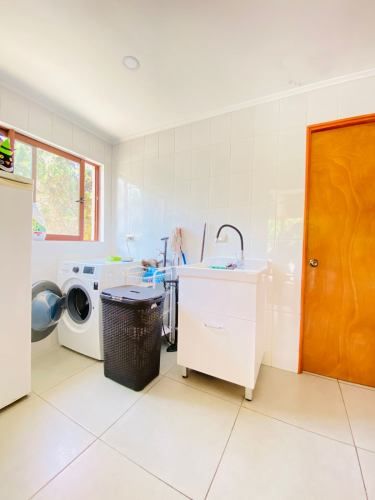 ARRIENDO CASA PARCELA MODERNA CERCANA A COLEGIOS TREWHELAS - SAN NICOLAS - PUCALAN