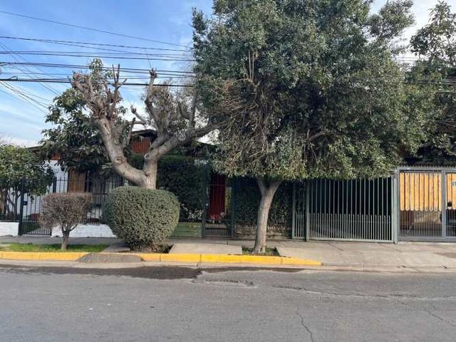 En Venta Hermosa casa 137 mt2, con Dpto. Interior