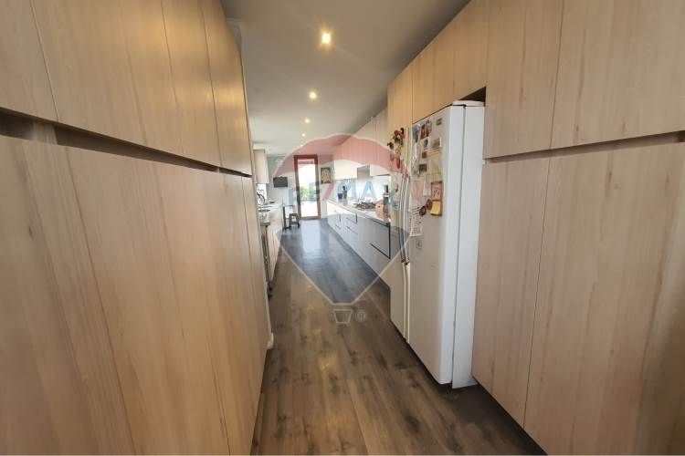 Hermosa casa mediterranea en condominio