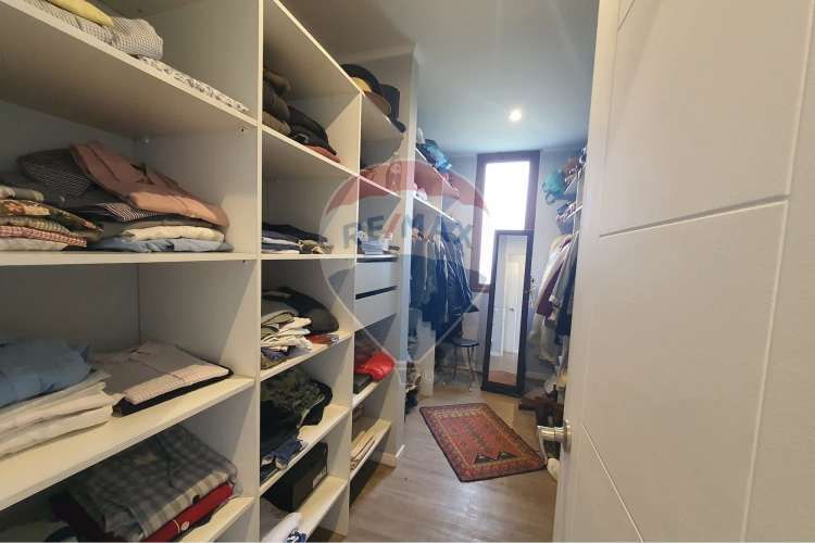 Hermosa casa mediterranea en condominio