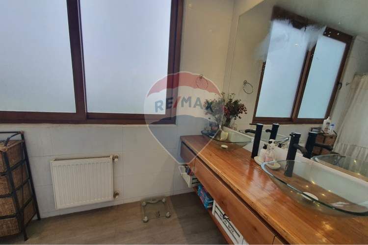 Hermosa casa mediterranea en condominio