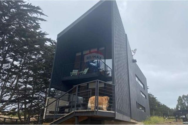 Moderna casa familiar en condominio pichilemu