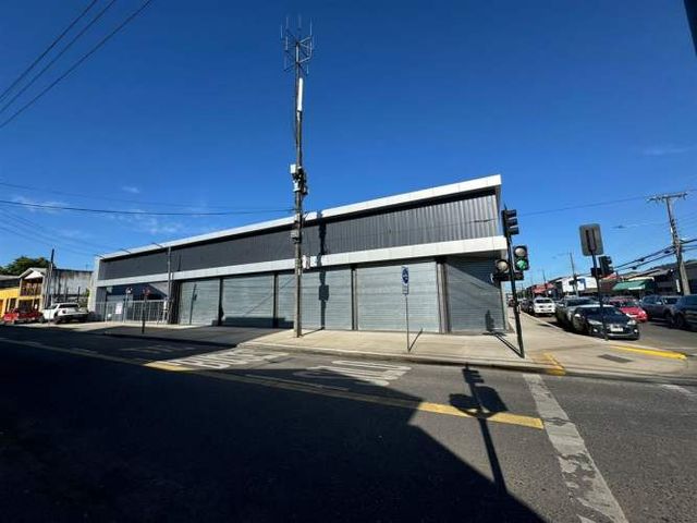 LOCAL COMERCIAL Esquina general mackenna