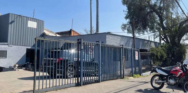 INDUSTRIAL Av. Pedro de Valdivia / Rodrigo de Araya