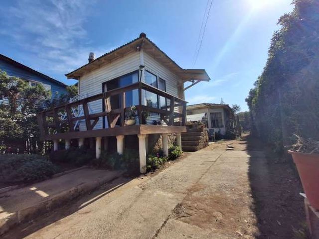 A LA VENTA CASA + CABAÑA CON ESPECTACULAR VISTA AL MAR