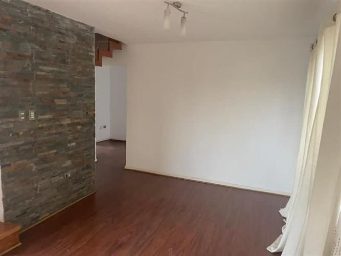 CASA En Venta Casa Aislada con 2°Piso en Condominio Arrayán