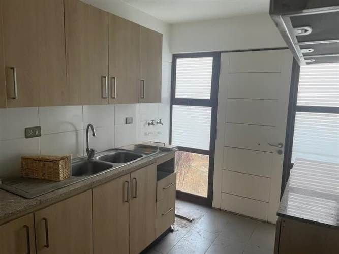 CASA En Venta Casa Aislada con 2°Piso en Condominio Arrayán