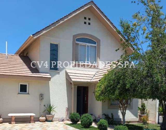 Venta de Hermosa Casa en Linderos