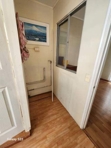 Se vende amplia casa , excelente para inversion