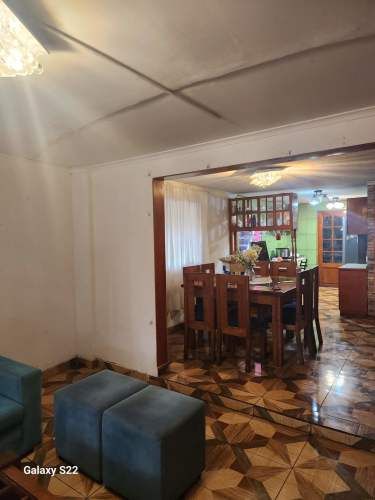 Se vende amplia casa , excelente para inversion