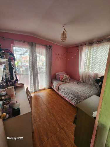 Se vende amplia casa , excelente para inversion