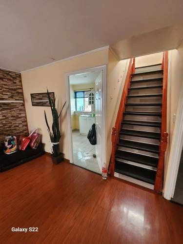 Se vende amplia casa , excelente para inversion