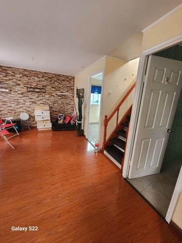 Se vende amplia casa , excelente para inversion