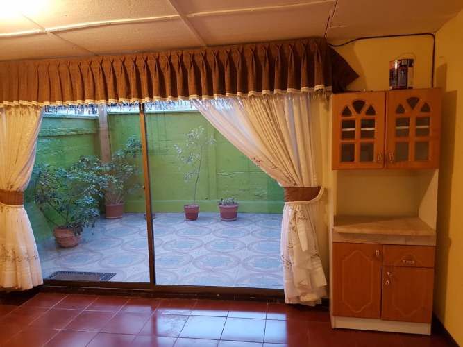 ARRIENDO PIEZA SIN AMOBLAR