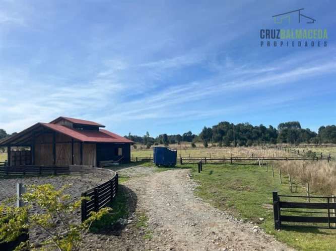 PARCELA Loncotoro, con Caballerizas