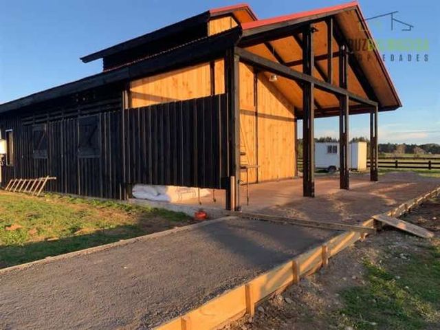 PARCELA Loncotoro, con Caballerizas