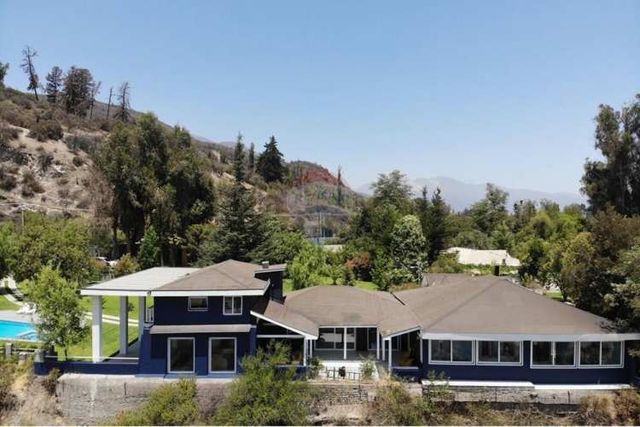 Exclusiva propiedad con vista al río maipo!