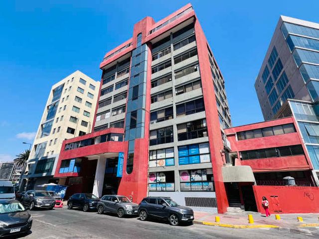 Oficina en Edificio Pukara con 1 privado