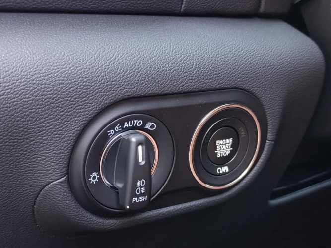 MASERATI LEVANTE 2020