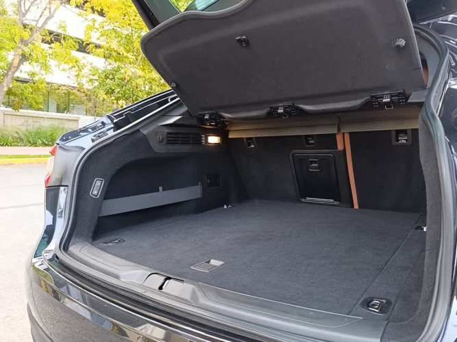 MASERATI LEVANTE 2020