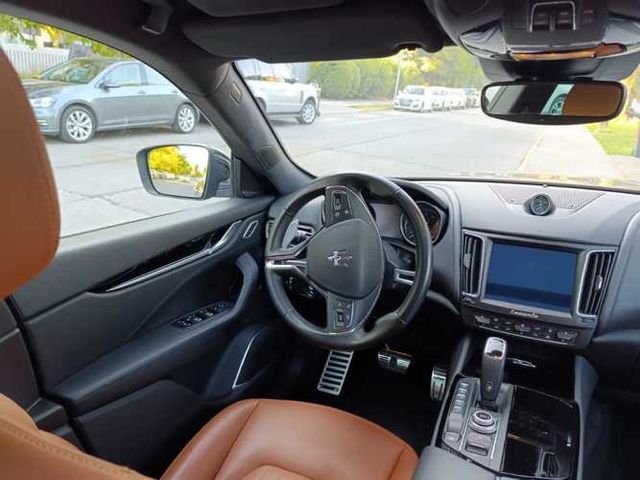 MASERATI LEVANTE 2020