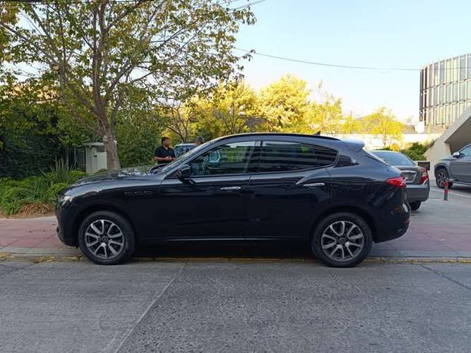 MASERATI LEVANTE 2020