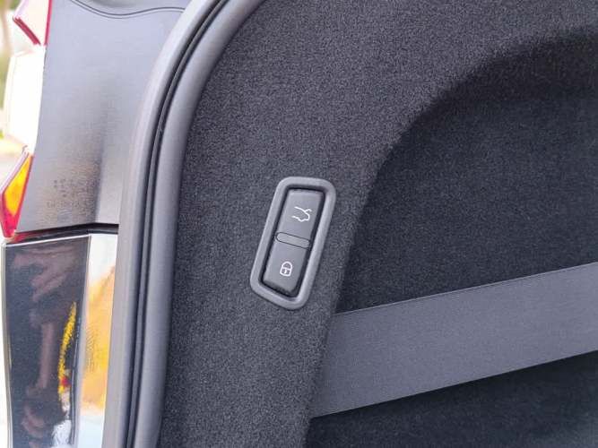 MASERATI LEVANTE 2020