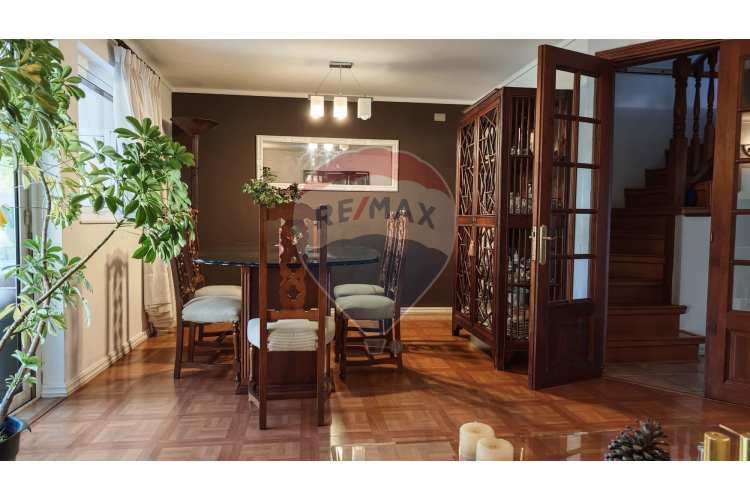 Amplia y luminosa casa en venta en barrio inglés