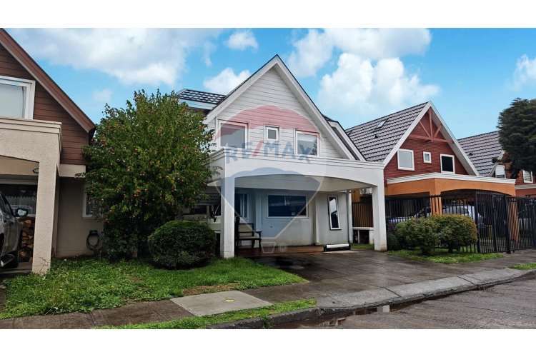 Amplia y luminosa casa en venta en barrio inglés