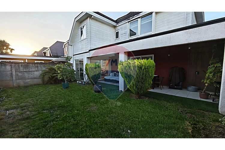 Amplia y luminosa casa en venta en barrio inglés