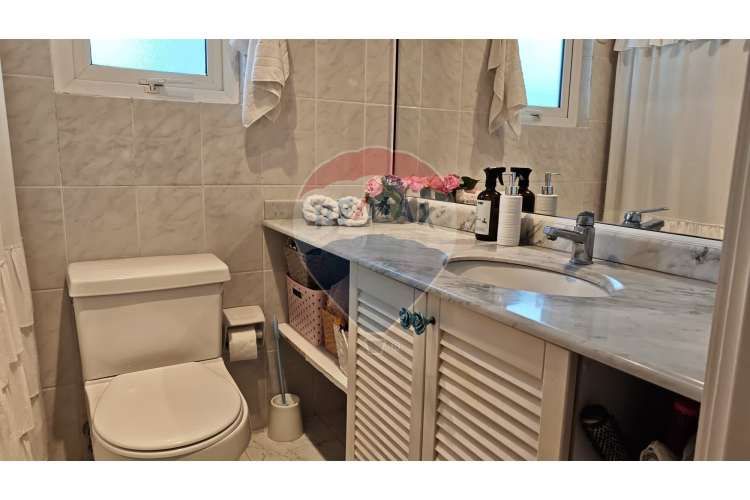 Amplia y luminosa casa en venta en barrio inglés